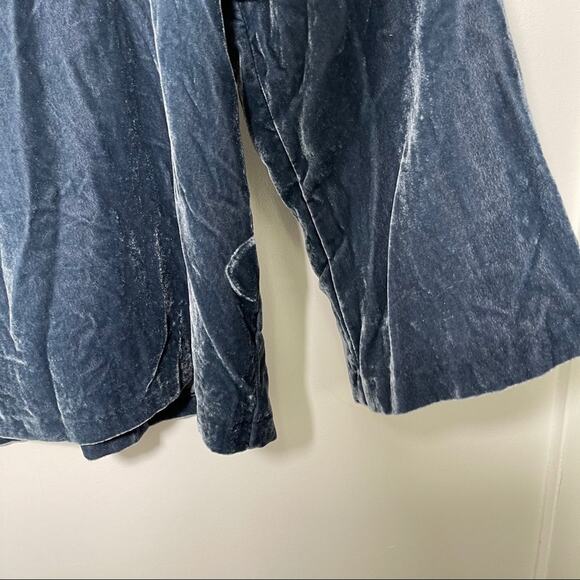 CALVIN KLEIN JEANS Off The Shoulder Velvet Top Blue/Gray Blouse NWT Medium - Picture 4 of 9